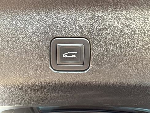 Used 2023 Chevrolet Tahoe LT image 13