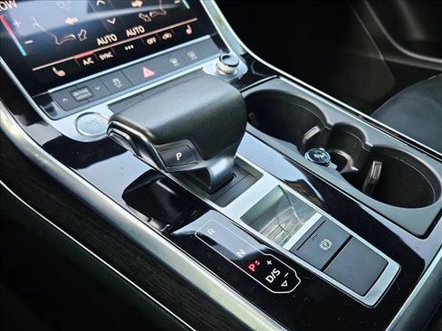 Used 2019 Audi Q8 Premium w/ Convenience Package AWD/4WD image 12