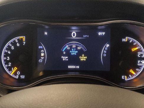 Used 2020 Jeep Grand Cherokee Limited AWD/4WD image 23