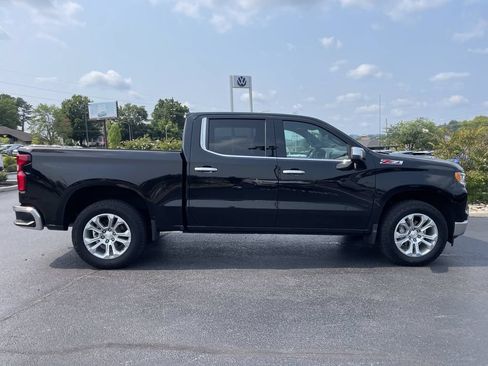Used 2025 Chevrolet Silverado 1500 LTZ AWD/4WD image 4