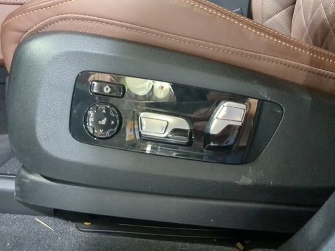 Used 2024 BMW X5 xDrive40i w/ M Sport Package AWD/4WD image 18