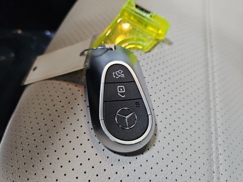 Certified 2026 Mercedes-Benz GLC 300 image 37