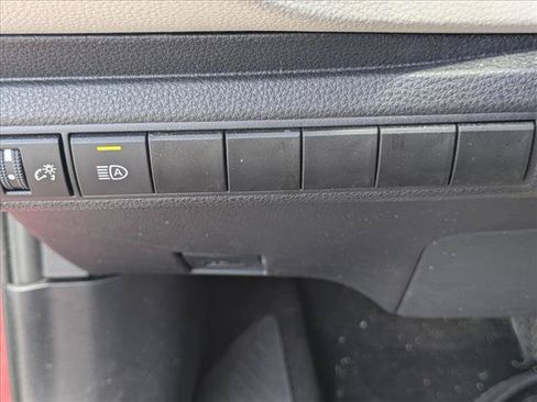 Used 2025 Toyota Corolla LE FWD image 11