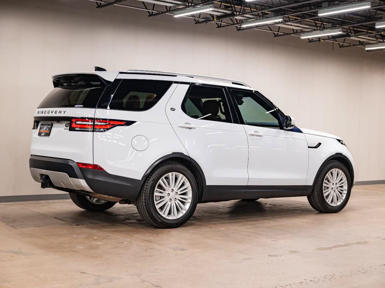 Used 2019 Land Rover Discovery HSE AWD/4WD image 5