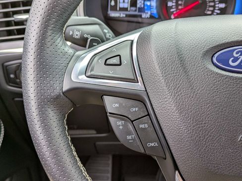 Used 2023 Ford Edge ST image 25