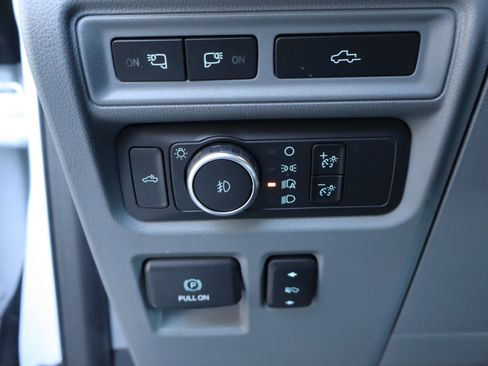 Used 2021 Ford F150 Lariat w/ Equipment Group 501A Mid image 20