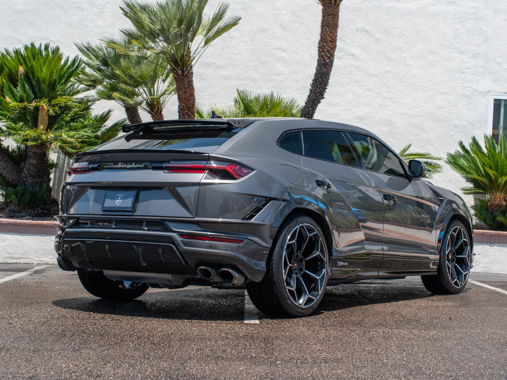 Used 2024 Lamborghini Urus Performante AWD/4WD image 3