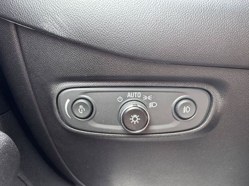 Used 2021 Chevrolet Equinox LT FWD image 17