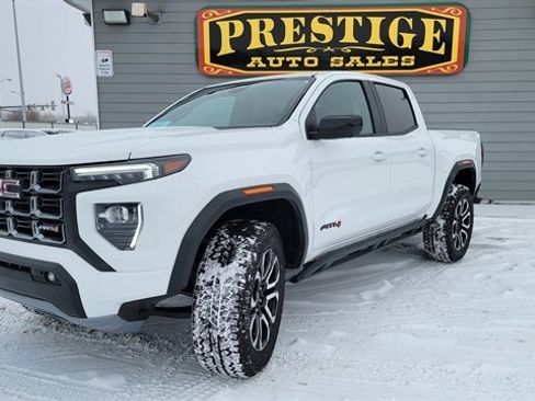 Used 2025 GMC Canyon AT4 image 1