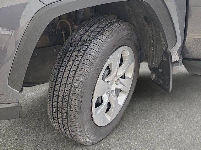 Certified 2023 Toyota RAV4 LE AWD/4WD image 28