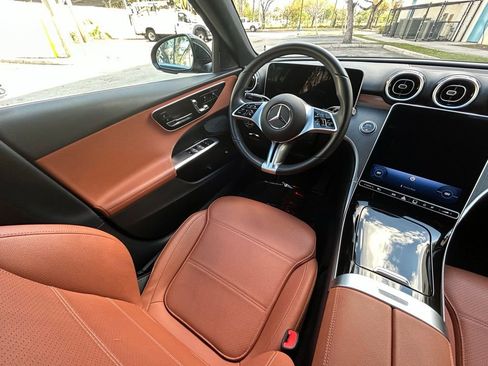 Used 2025 Mercedes-Benz C 300 Sedan image 9