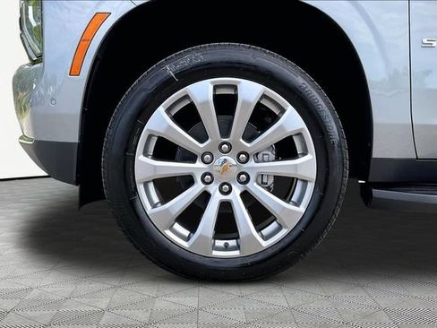 Used 2026 Chevrolet Suburban Premier w/ Sun And Tow Package AWD/4WD image 13