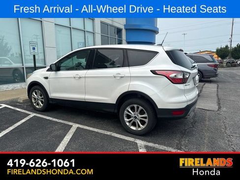 Used 2017 Ford Escape SE w/ SE Cold Weather Package AWD/4WD image 8