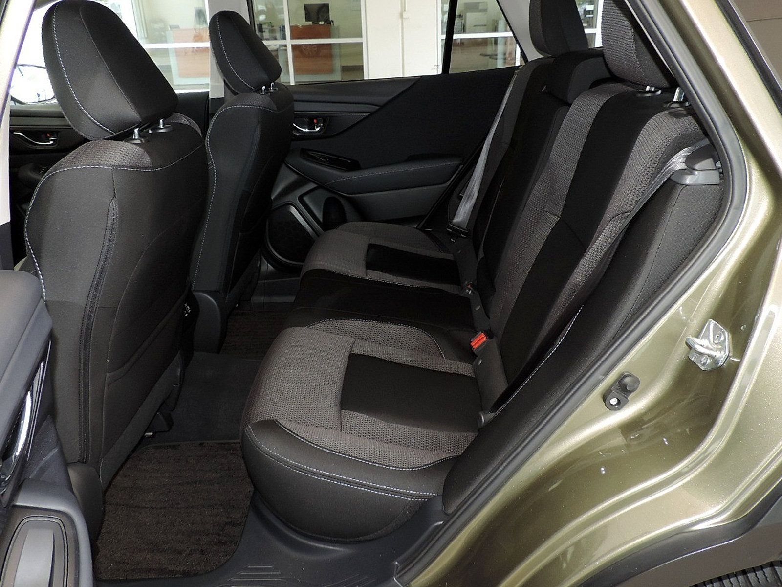 Used 2024 Subaru Outback Premium AWD/4WD image 13