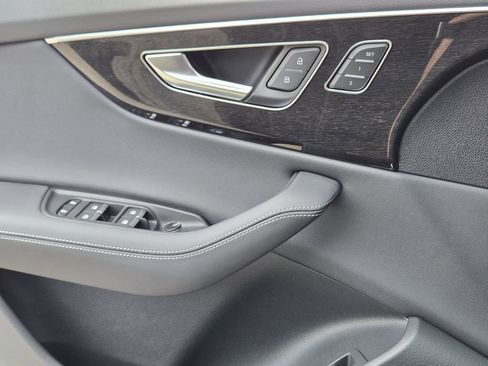 New 2026 Audi Q8 Premium Plus image 28