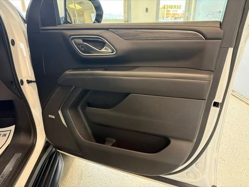 Used 2024 GMC Yukon XL SLT w/ SLT Luxury Package AWD/4WD image 52