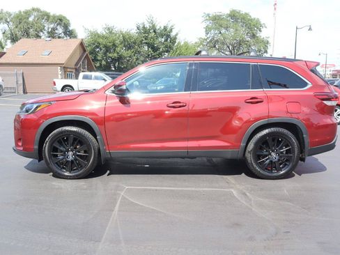 Used 2019 Toyota Highlander SE AWD/4WD image 2