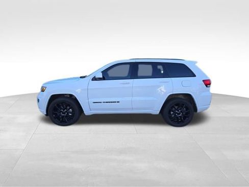 Used 2022 Jeep Grand Cherokee Laredo X AWD/4WD image 4