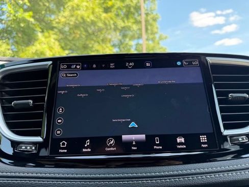 Used 2025 Chrysler Pacifica Limited w/ Uconnect Theater Family Group AWD/4WD image 17