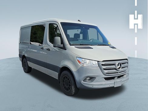 Used 2021 Mercedes-Benz Sprinter 2500 image 1