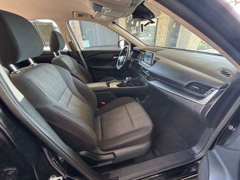 Used 2025 Nissan Rogue SV FWD image 38