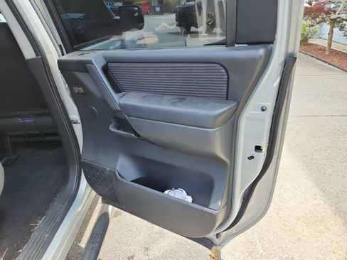 Used 2010 Nissan Titan SE w/ SE Value Truck Pkg image 23