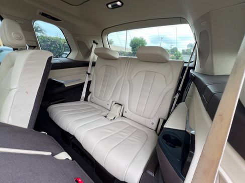 Used 2019 BMW X7 xDrive40i w/ Premium Package AWD/4WD image 36