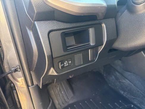 Used 2017 Toyota Tacoma SR5 image 19