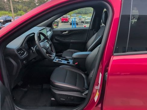 Used 2025 Ford Escape ST-Line w/ Equipment Group 301A image 11