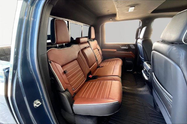 Used 2025 GMC Sierra 2500 Denali Ultimate AWD/4WD image 17