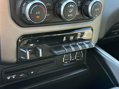 Used 2019 RAM 1500 Big Horn AWD/4WD image 30