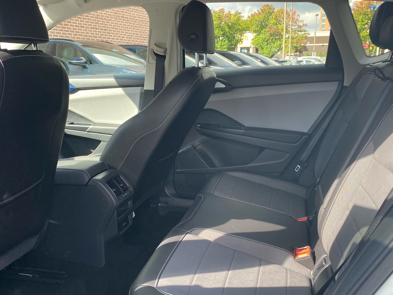 Certified 2023 Volkswagen Taos SE w/ Black Wheel Package FWD image 20