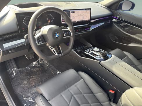 Used 2025 BMW 530i w/ M Sport Package image 22