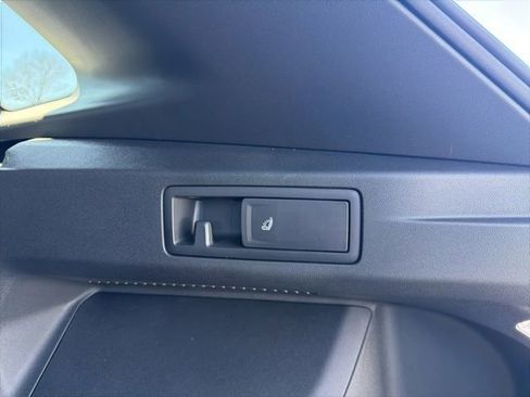 New 2026 Volkswagen Tiguan SE R-Line image 23