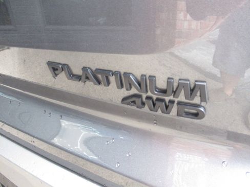 Used 2025 Nissan Pathfinder Platinum AWD/4WD image 11