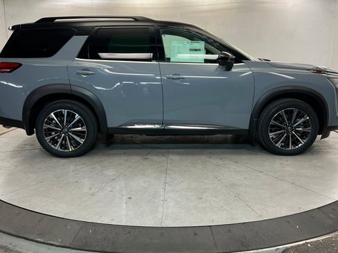 New 2026 Nissan Pathfinder Platinum AWD/4WD image 6