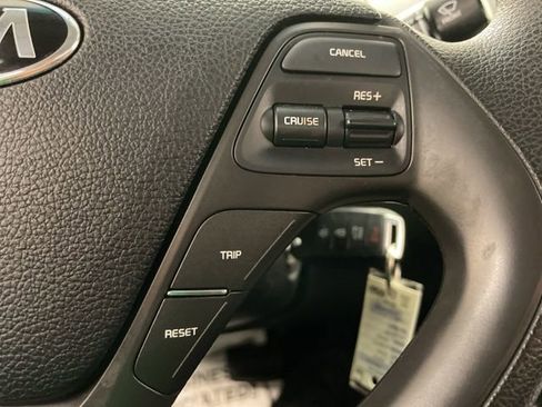Used 2018 Kia Forte LX image 16