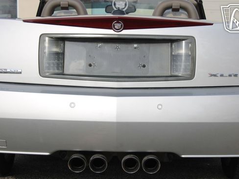 Used 2005 Cadillac XLR image 38