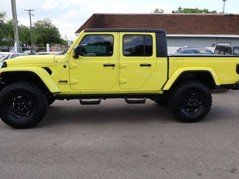 Used 2023 Jeep Gladiator Sport AWD/4WD image 9