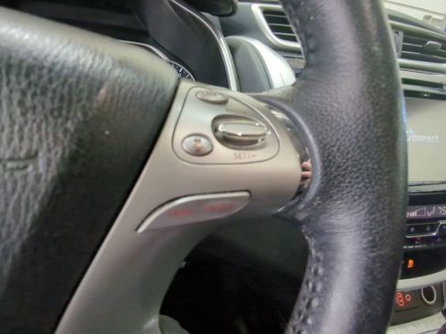 Used 2018 Nissan Murano SL w/ Moonroof Package image 13