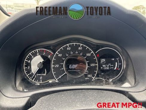 Used 2017 Nissan Versa Note SV FWD image 8