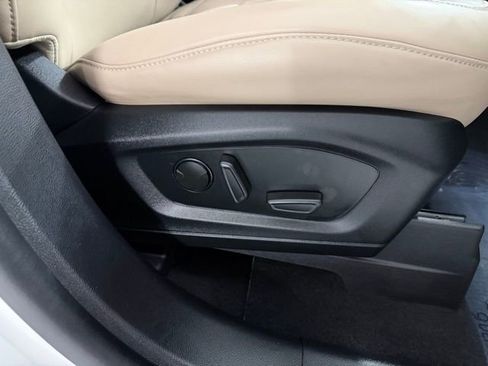 Used 2021 Ford Explorer XLT w/ Equipment Group 202A image 25