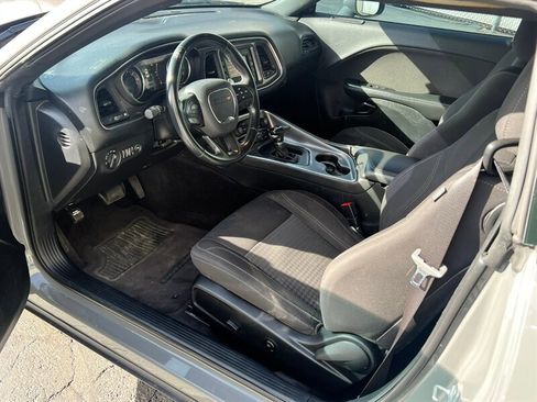 Used 2017 Dodge Challenger SXT image 14
