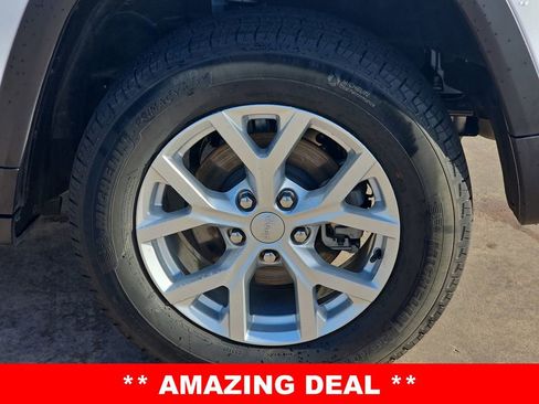 Used 2023 Jeep Grand Cherokee Limited image 38