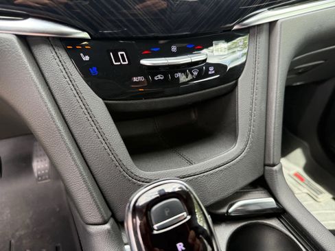 Used 2024 Cadillac XT6 Premium Luxury w/ Technology Package AWD/4WD image 20