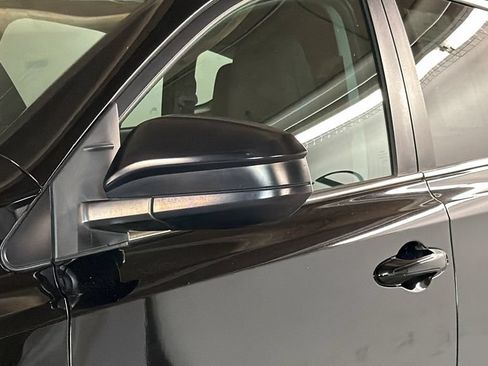 Used 2016 Toyota RAV4 LE AWD/4WD image 4
