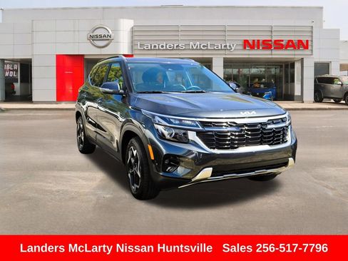 Used 2025 Kia Seltos EX w/ EX Sunroof Package image 2