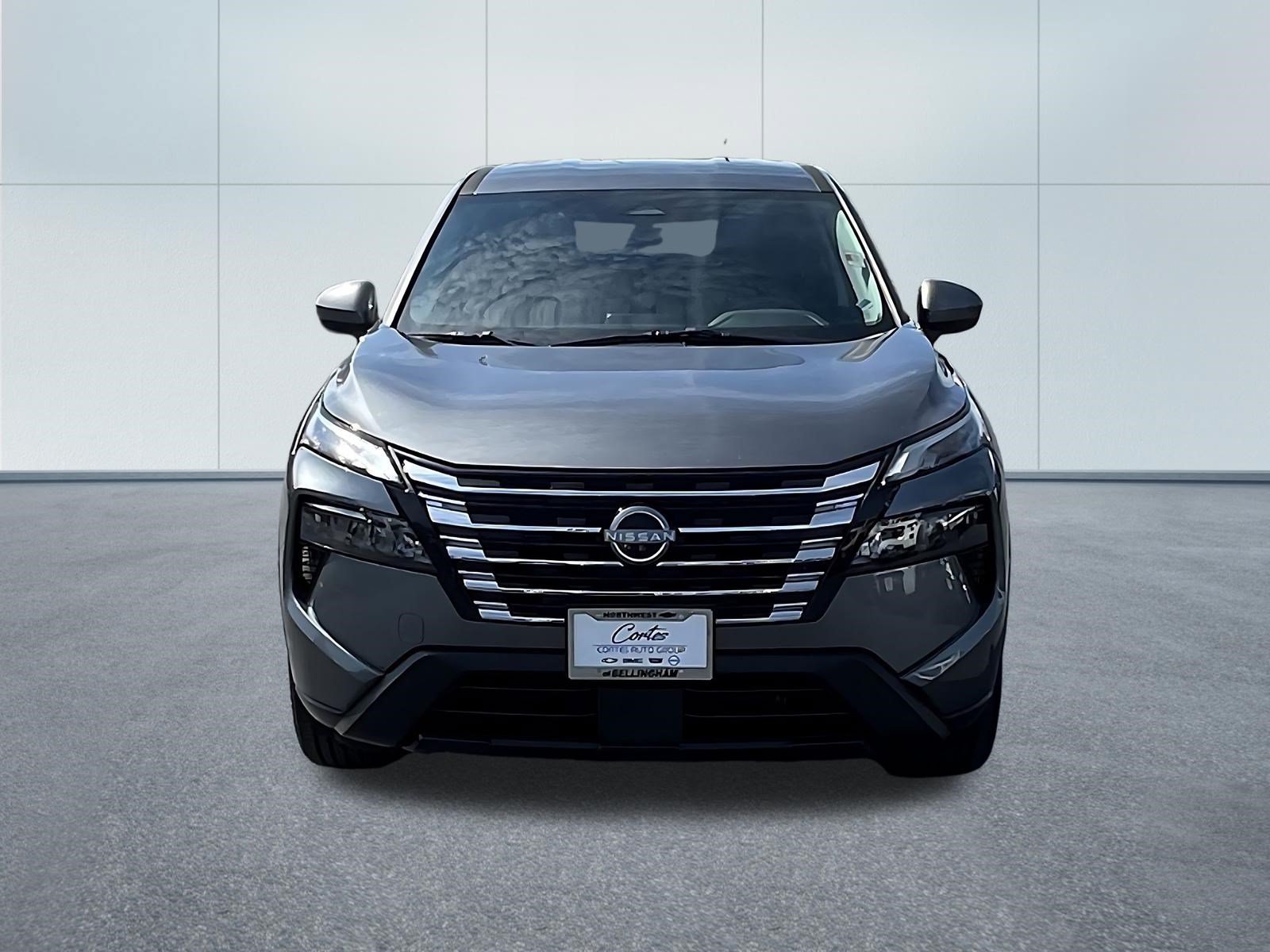 Used 2025 Nissan Rogue SV AWD/4WD image 2