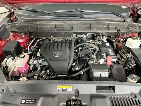 Used 2023 Toyota Highlander XLE FWD image 37