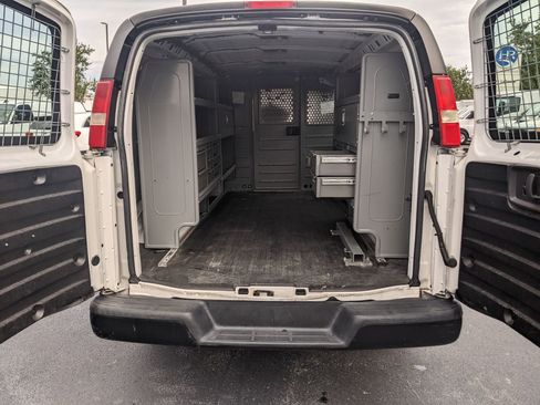 Used 2015 Chevrolet Express 2500 image 29
